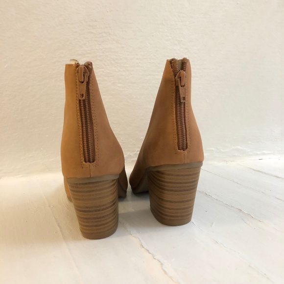 A2 by Aerosoles Women's Gravity Ankle Boot - Picture 7 of 8